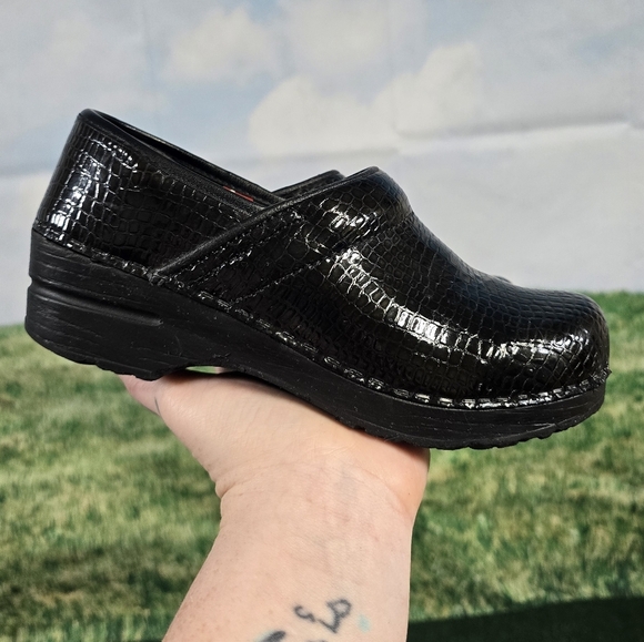 Sanita | Professional Genuine Patent Leather Snake Scale Clogs -Black- Size EU36 - Picture 13 of 15